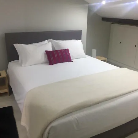 Mizu Bed & Breakfast